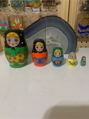 Hand-Painted Nesting Matryoshka Doll Set - Multicolor